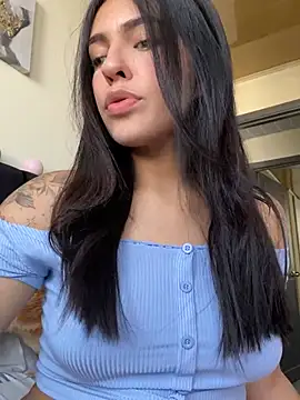 DaphneUwu online show from 12-14-24, 12:12