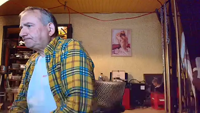 Snapshot of jeanlulu chatting on 05-16-26, 07:34 jeanlulu online show from 05-16-26, 07:34