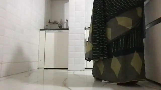 Riyasingh9 online show from 11-18-25, 04:17