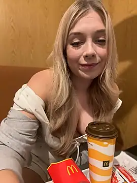 CherryAuroraa online show from 12-15-24, 08:47