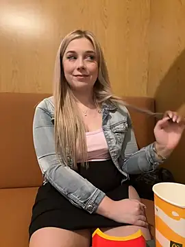 CherryAuroraa online show from 02-12-25, 09:22