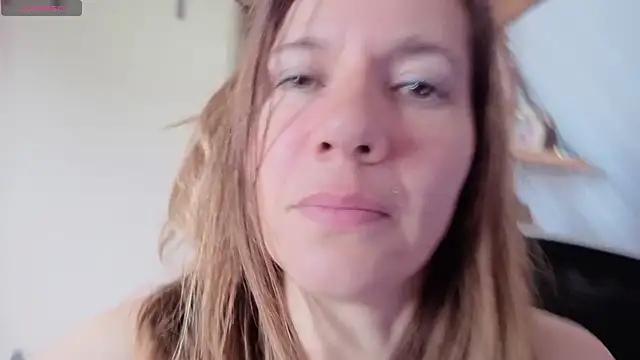 Snapshot of Lina_lou4 chatting on 05-09-26, 02:00 Lina lou4 online show from 05-09-26, 02:00