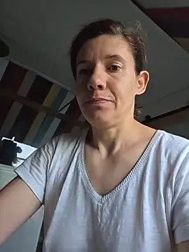 Snapshot of Lina_lou4 chatting on 05-27-26, 06:54 Lina lou4 online show from 05-27-26, 06:54