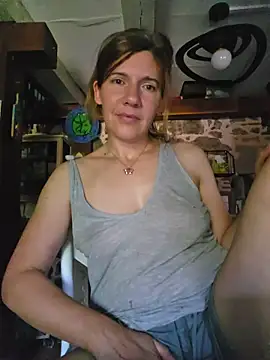 Snapshot of Lina_lou4 chatting on 06-25-26, 04:22 Lina lou4 online show from 06-25-26, 04:22