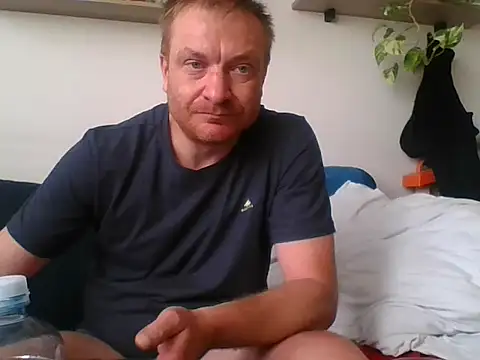 Snapshot of 82liska chatting on 05-21-26, 10:00 82liska online show from 05-21-26, 10:00