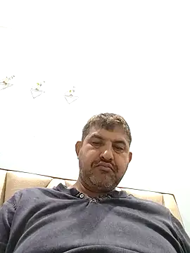 Snapshot of Amandev7 chatting on 04-17-26, 01:52 Amandev7 online show from 04-17-26, 01:52