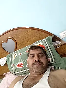 Snapshot of Amandev7 chatting on 05-22-26, 01:17 Amandev7 online show from 05-22-26, 01:17