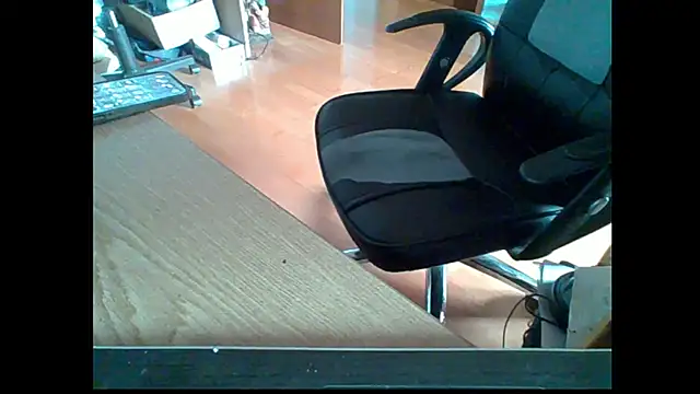 Snapshot of michl9322 chatting on 11-15-25, 11:18 michl9322 online show from 11-15-25, 11:18