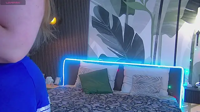 RubyValen online show from 01-16-25, 01:06