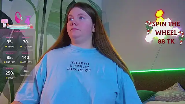 Snapshot of RubyValen chatting on 12-18-25, 01:44 RubyValen online show from 12-18-25, 01:44