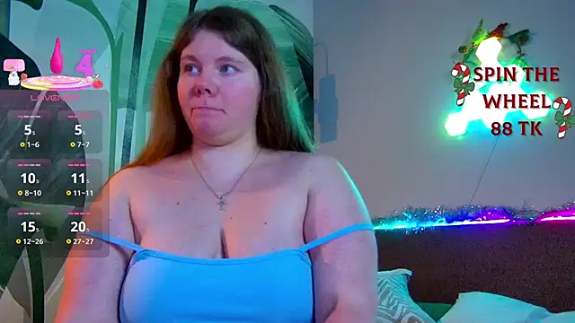 Snapshot of RubyValen chatting on 12-22-25, 01:13 RubyValen online show from 12-22-25, 01:13