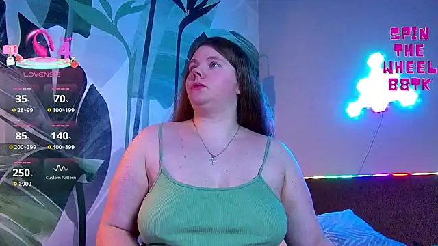 Snapshot of RubyValen chatting on 01-17-26, 01:32 RubyValen online show from 01-17-26, 01:32