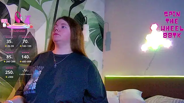 Snapshot of RubyValen chatting on 02-04-26, 01:11 RubyValen online show from 02-04-26, 01:11