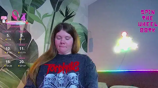 Snapshot of RubyValen chatting on 02-06-26, 01:10 RubyValen online show from 02-06-26, 01:10