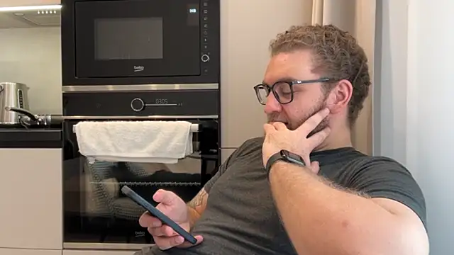 Bear bear  online show from 04-14-26, 09:37