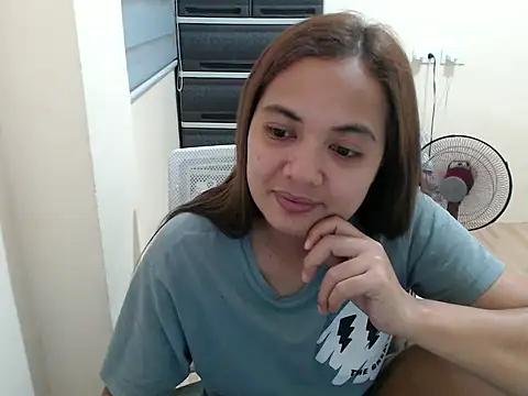 xTheLastVIRGINx online show from 04-28-26, 02:55