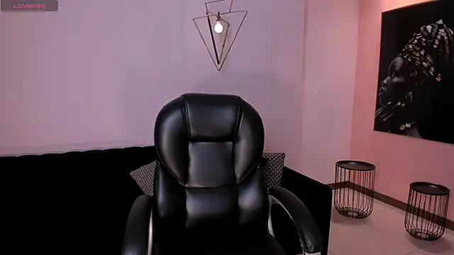 JuanitaClay online show from 10-25-25, 12:34