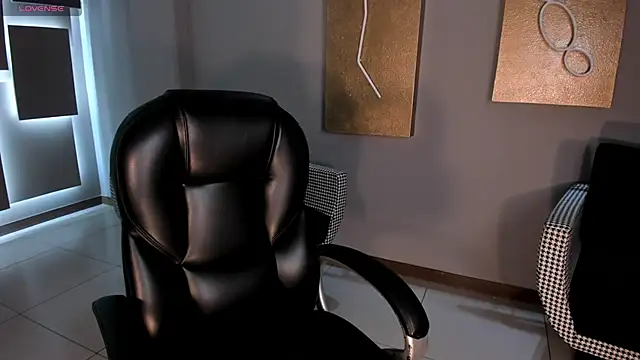 JuanitaClay online show from 10-31-25, 12:28