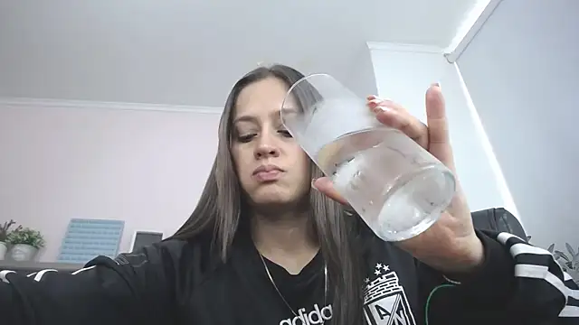  juliana rios online show from 11-08-25, 07:23