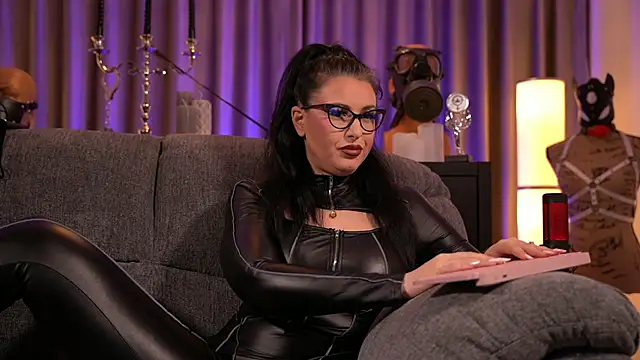 kelly kent online show from 12-12-24, 01:10