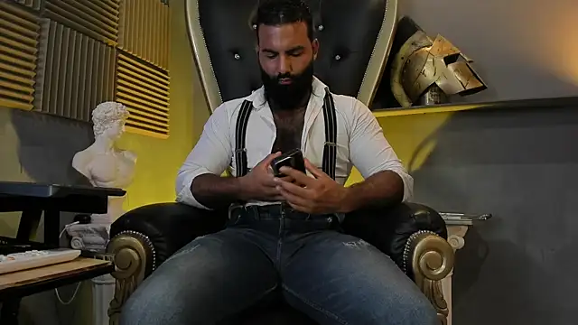 BeardAndrew online show from 11-18-25, 05:23