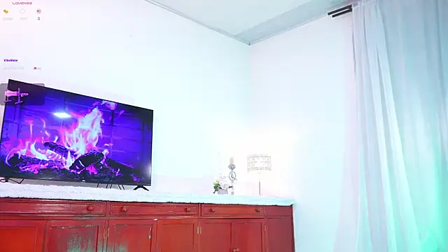 lara giraldo online show from 10-08-25, 11:24