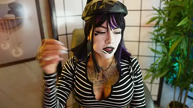 Snapshot of Scarlett_collins02 chatting on 05-17-26, 01:58 Scarlett collins02 online show from 05-17-26, 01:58