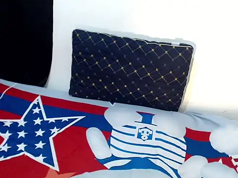 Snapshot of imyours-chenxx chatting on 11-21-25, 09:41 imyours-chenxx online show from 11-21-25, 09:41