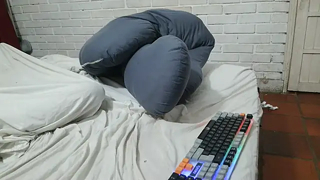 valeriaswang Lucas online show from 10-10-25, 08:46