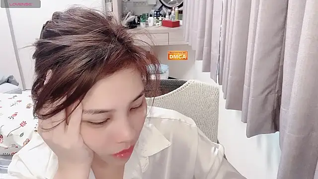 Snapshot of tw_yaya chatting on 10-27-25, 02:37 tw yaya online show from 10-27-25, 02:37