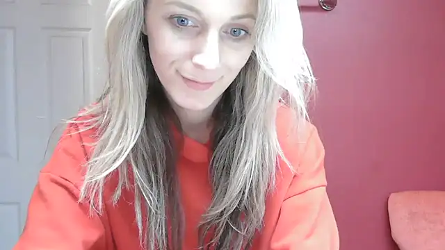 Snapshot of Heyitsmee33 chatting on 12-11-24, 01:37 Heyitsmee33 online show from 12-11-24, 01:37