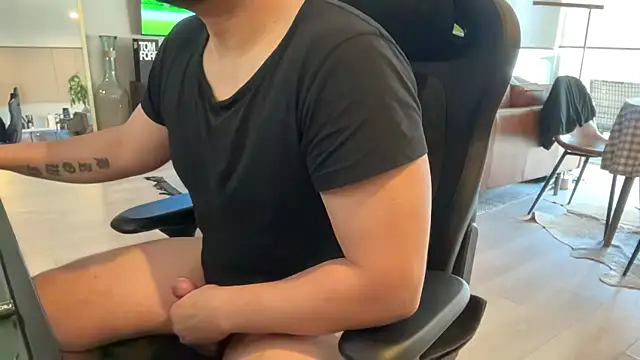 HungandThickLatin online show from 02-15-25, 05:50