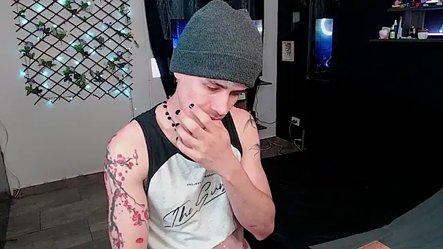 Snapshot of andybxby chatting on 01-23-25, 08:24 andybxby online show from 01-23-25, 08:24