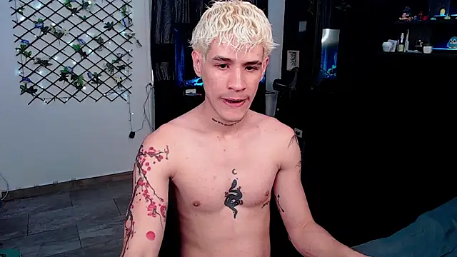 Snapshot of andybxby chatting on 01-24-25, 08:43 andybxby online show from 01-24-25, 08:43