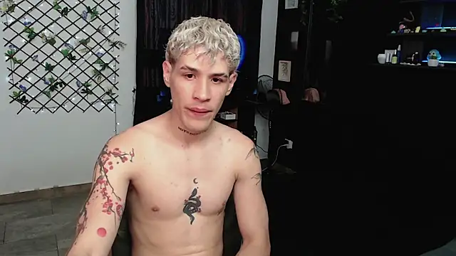 Snapshot of andybxby chatting on 02-09-25, 08:24 andybxby online show from 02-09-25, 08:24