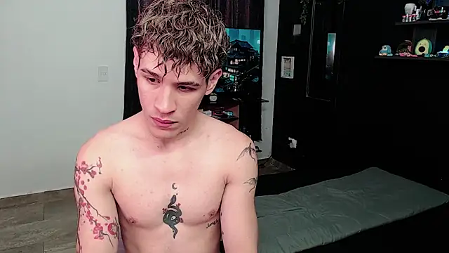 Snapshot of andybxby chatting on 03-13-25, 09:05 andybxby online show from 03-13-25, 09:05