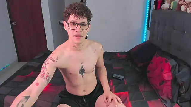 Snapshot of andybxby chatting on 11-26-25, 11:28 andybxby online show from 11-26-25, 11:28