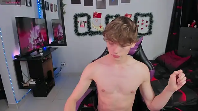 Snapshot of andybxby chatting on 01-07-26, 02:14 andybxby online show from 01-07-26, 02:14