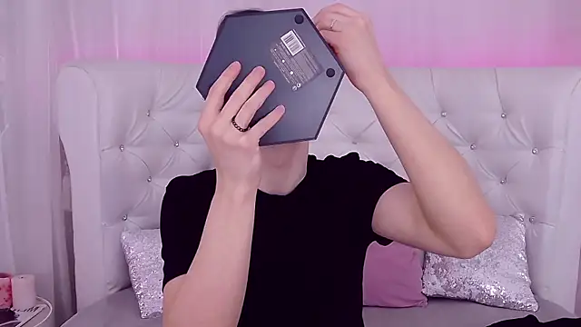 RobbyCharming online show from 01-18-25, 07:48