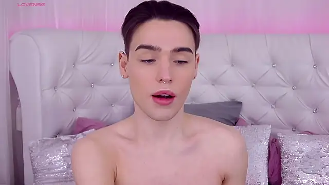 RobbyCharming online show from 03-06-25, 07:43