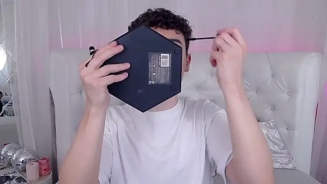 RobbyCharming online show from 09-28-25, 03:45