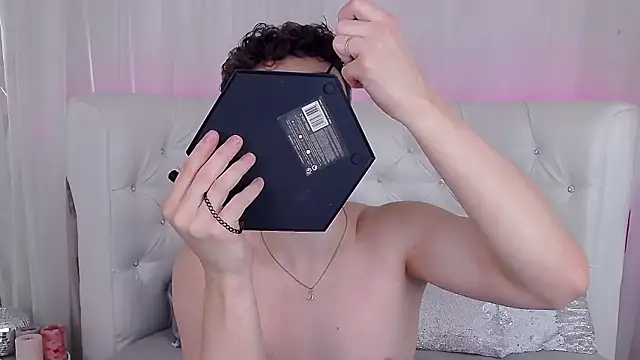 RobbyCharming online show from 09-29-25, 03:44