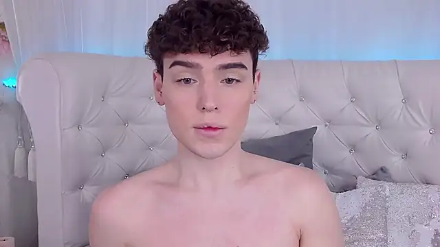 RobbyCharming online show from 11-08-25, 03:39