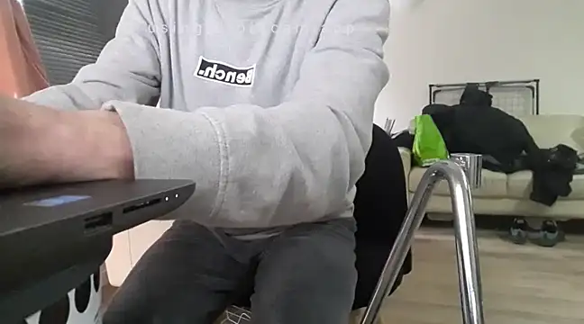 uk-bobbie-uk online show from 02-24-25, 09:00