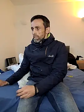 uk-bobbie-uk online show from 11-30-25, 03:38