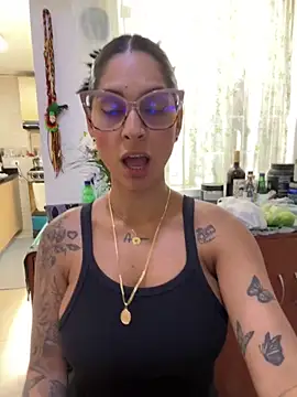 charlotte stevenss  online show from 03-05-25, 05:18