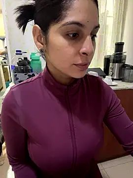 charlotte stevenss  online show from 11-04-25, 03:44