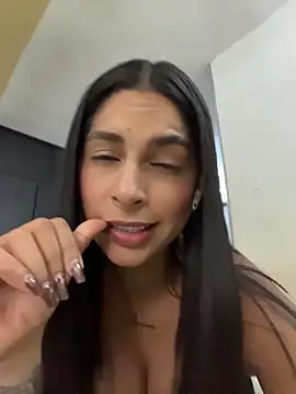 charlotte stevenss  online show from 04-17-26, 01:03