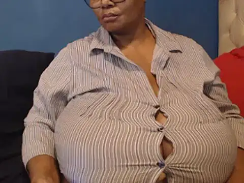 Snapshot of CUTEFIRMMELONSS chatting on 02-18-25, 12:06 CUTEFIRMMELONSS online show from 02-18-25, 12:06