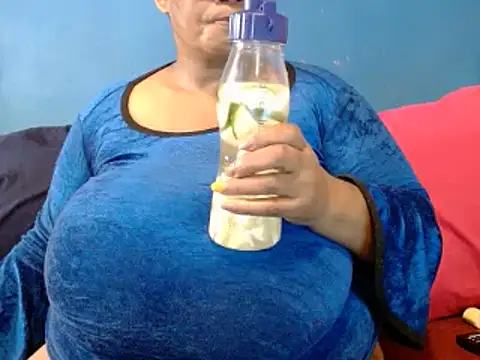 Snapshot of CUTEFIRMMELONSS chatting on 03-05-25, 08:54 CUTEFIRMMELONSS online show from 03-05-25, 08:54